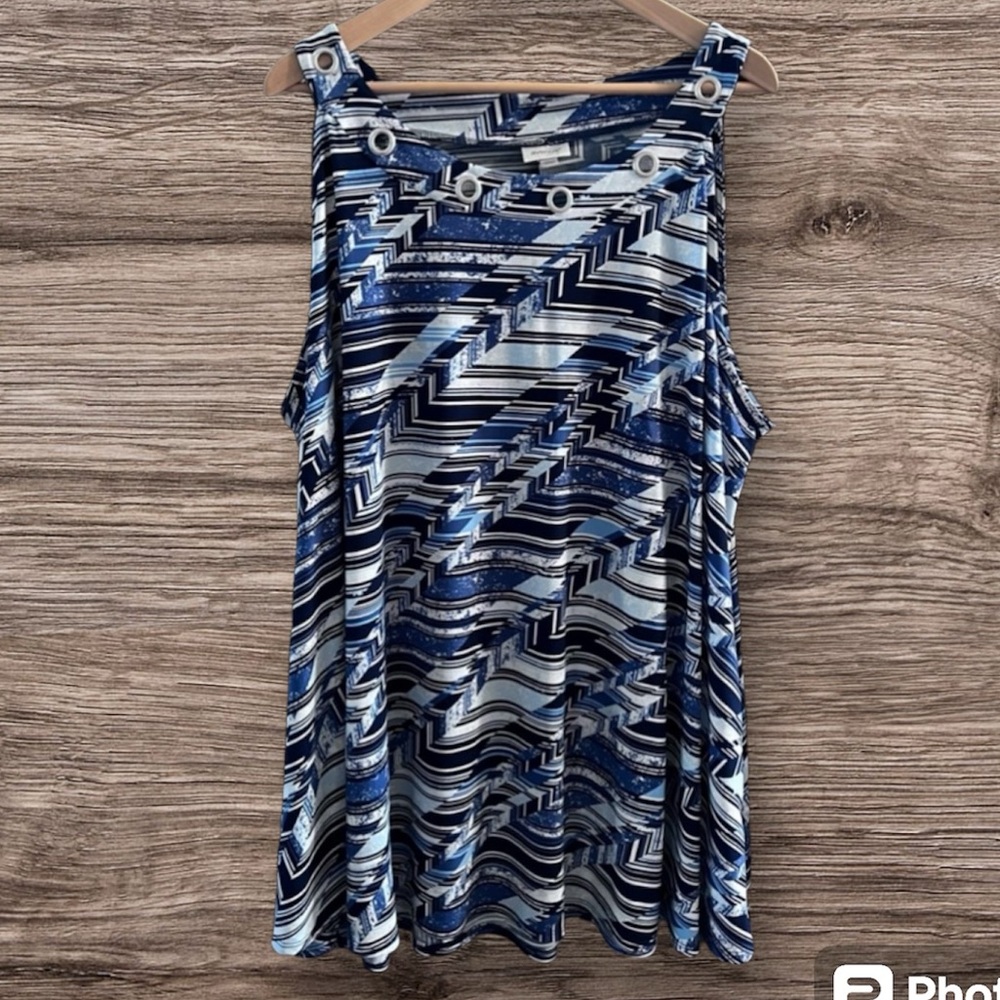 Avenue Sleeveless Design Top